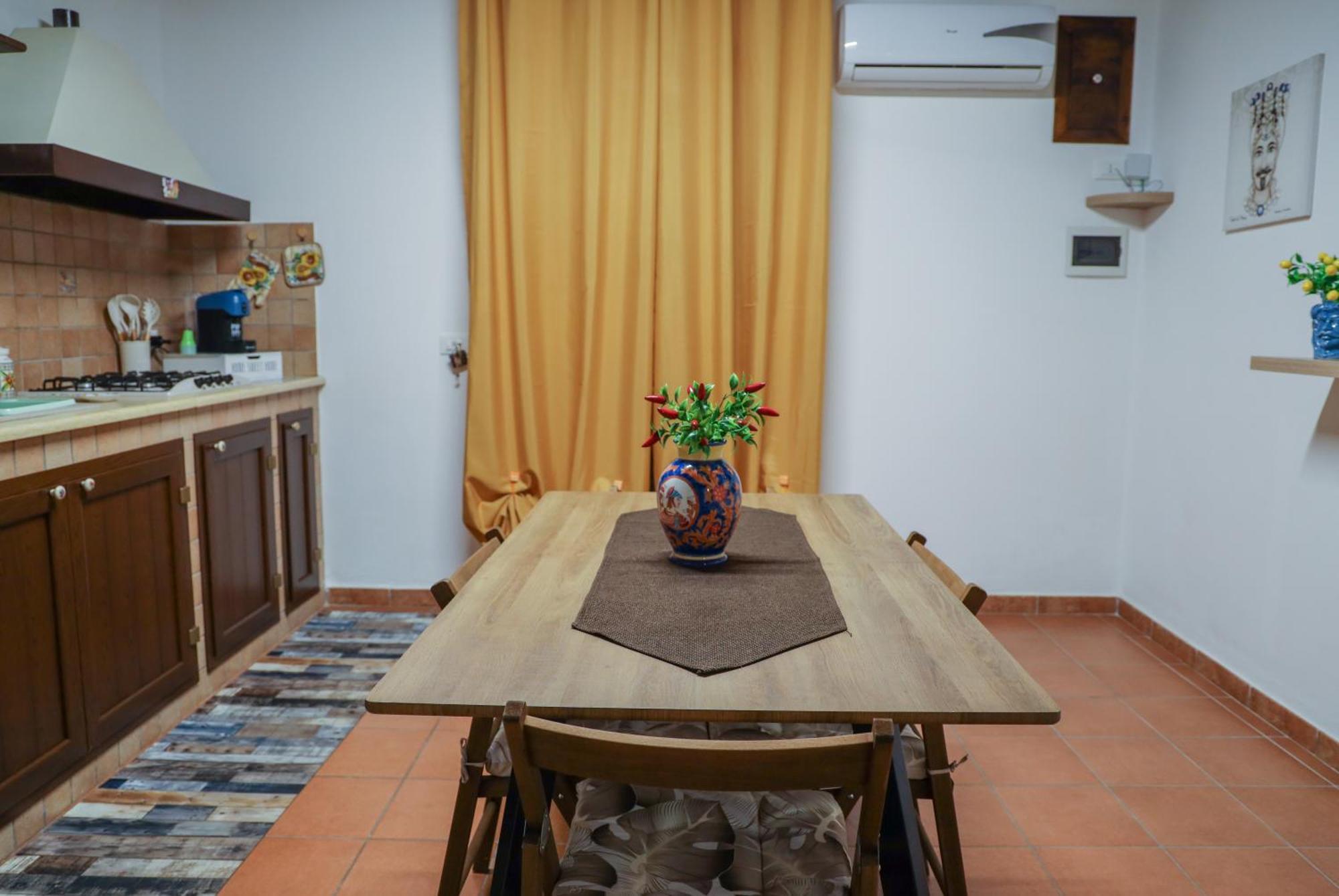La Folkloressa Apartments باليرمو المظهر الخارجي الصورة